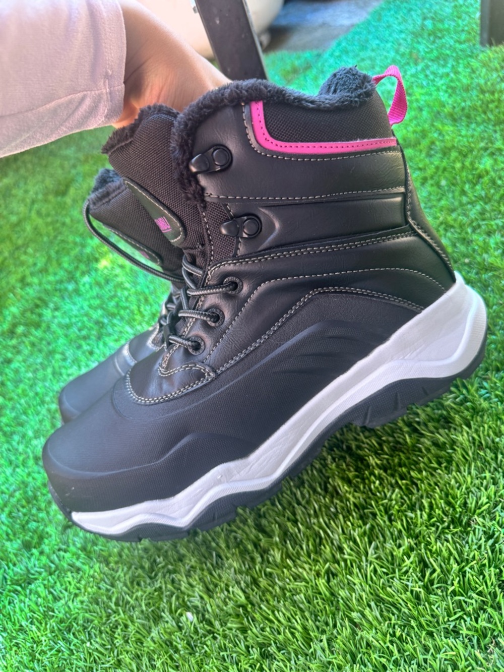 Khombu Women's Black Winter Boot with Pink Trim